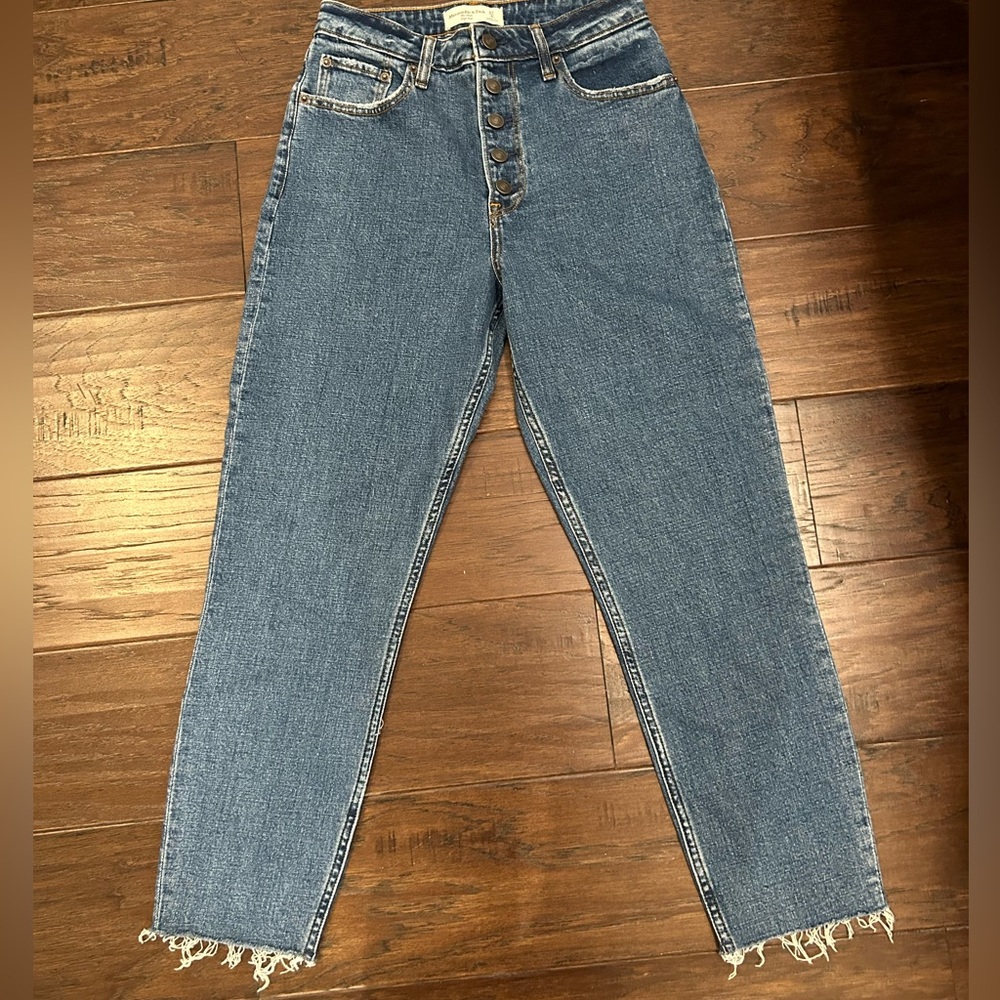 Abercrombie & Fitch The Mom High Rise Curve Love. Dark Wash. 27 Regular